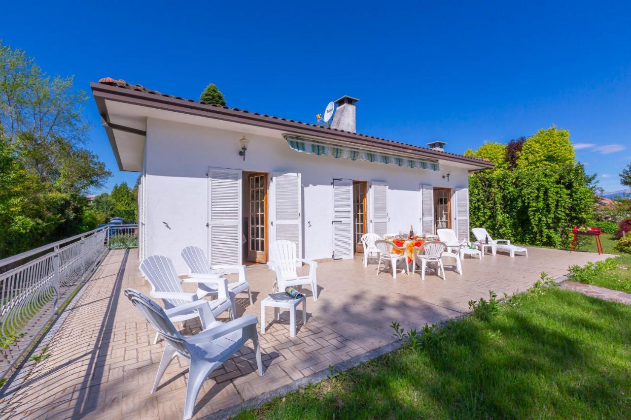Cadrezzate Villa Martine Au Bord Du Lac - Happy Rentals מראה חיצוני תמונה