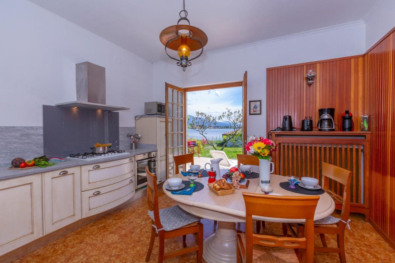 Cadrezzate Villa Martine Au Bord Du Lac - Happy Rentals מראה חיצוני תמונה