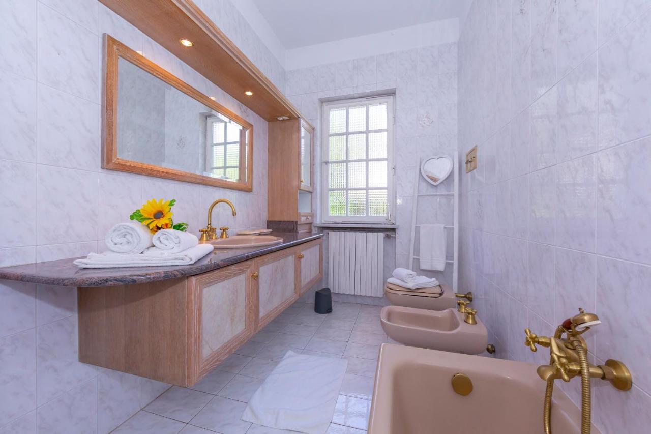 Cadrezzate Villa Martine Au Bord Du Lac - Happy Rentals מראה חיצוני תמונה