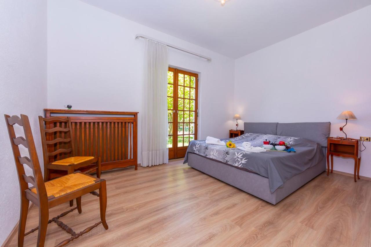 Cadrezzate Villa Martine Au Bord Du Lac - Happy Rentals מראה חיצוני תמונה